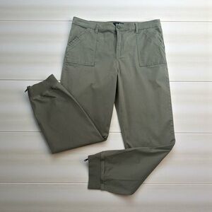 Kut from the Kloth Women’s Sage Green Cotton Joggers! Size 16